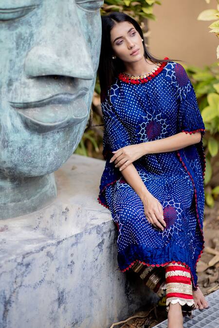 Buy Dyelogue Blue Gingham Tassels, Embroidery Round Neck Valley Of Flowers Kaftan Online at Aza Fashions Buy_Dyelogue_Blue Gingham Tassels, Embroidery Round Neck Valley Of Flowers Kaftan _Online_at_Aza_Fashions