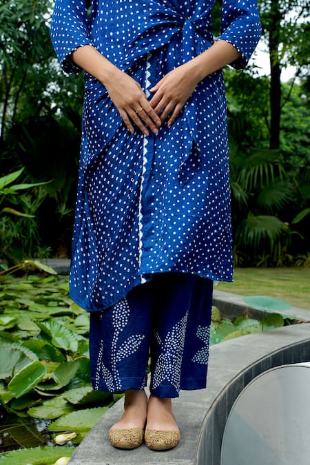Buy_Dyelogue_Blue Gingham, Silk Bandeau Neck Autumn Bandhani Print Kurta And Pant Set _Online_at_Aza_Fashions