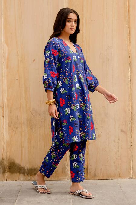 Gulabo Jaipur_Blue Cotton Embroidery Square Neck Gardenia Kurta With Pant_Online_at_Aza_Fashions