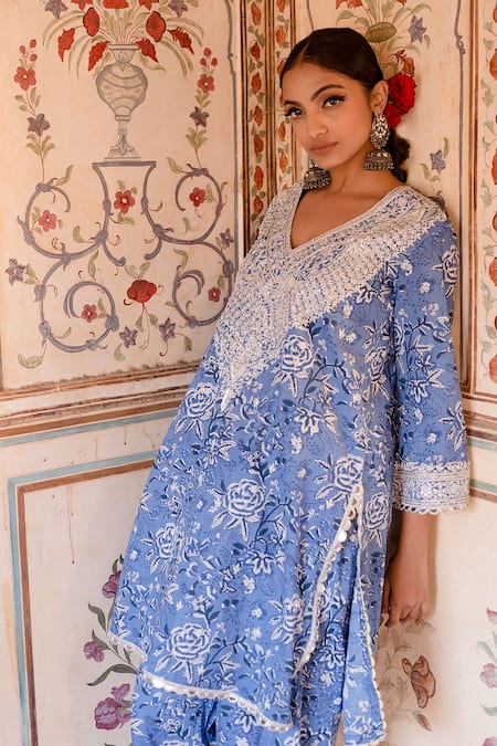 Buy_Gulabo Jaipur_Blue Cotton Embroidery V-neck Floral Zardozi Kurta Set _Online_at_Aza_Fashions