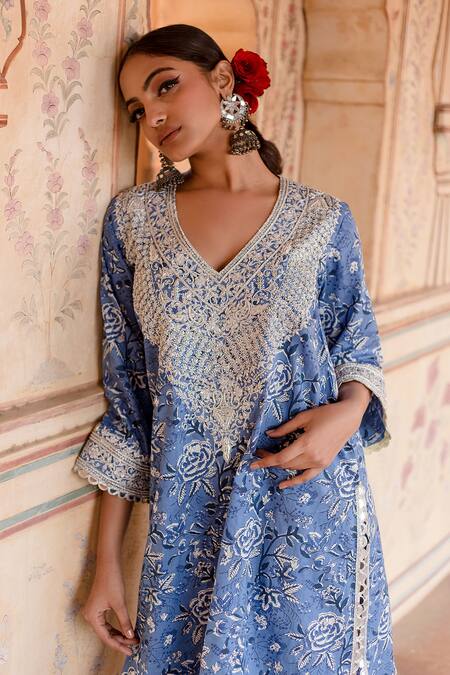 Gulabo Jaipur_Blue Cotton Embroidery V-neck Floral Zardozi Kurta Set _at_Aza_Fashions