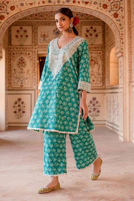 Shop Gulabo Jaipur Green Cotton Embroidery V-neck Zardozi Kurta Set Online at Aza Fashions Shop_Gulabo Jaipur_Green Cotton Embroidery V-neck Zardozi Kurta Set _Online_at_Aza_Fashions