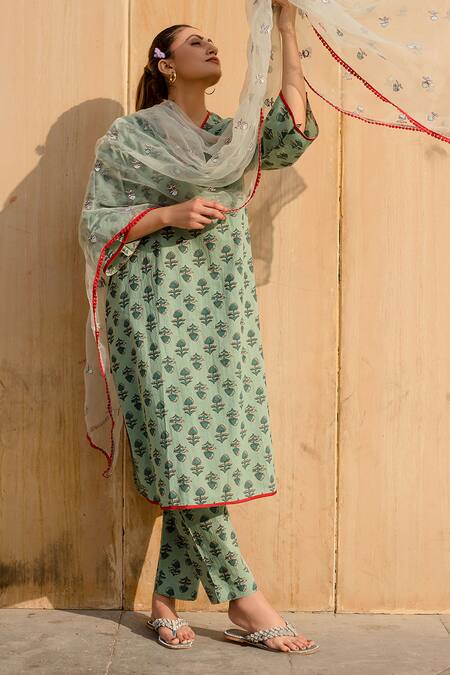 Shop_Gulabo Jaipur_Green Cotton, Organza Embroidery V-neck Noya Wildflora Handblock Print Kurta Set _Online_at_Aza_Fashions