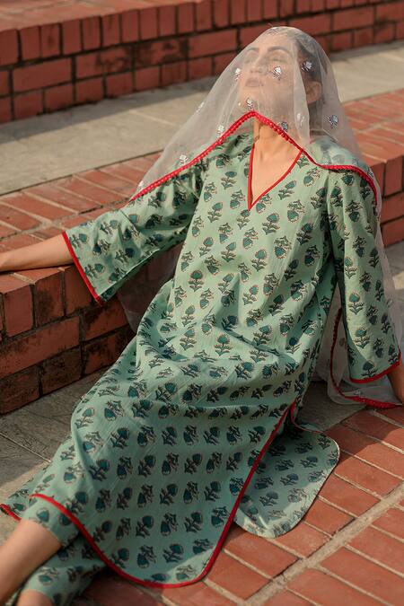 Gulabo Jaipur_Green Cotton, Organza Embroidery V-neck Noya Wildflora Handblock Print Kurta Set _at_Aza_Fashions