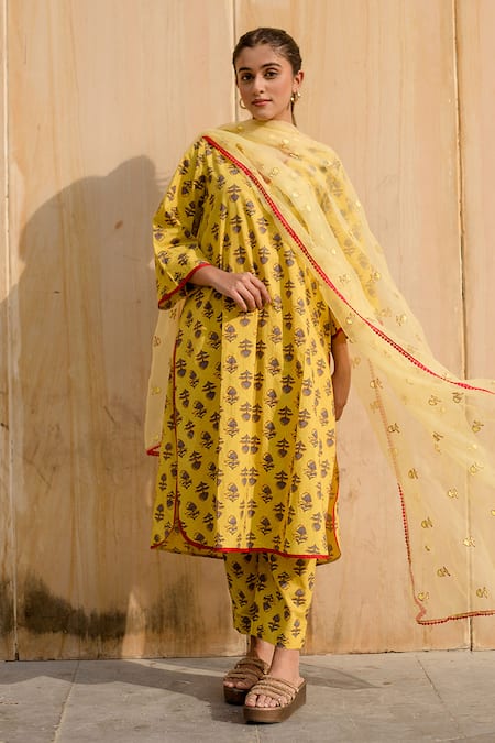 Gulabo Jaipur Yellow Cotton, Organza Embroidery, Noya Wild Bloom Handblock Print Kurta Set Online at Aza Fashions Gulabo Jaipur_Yellow Cotton, Organza Embroidery, Noya Wild Bloom Handblock Print Kurta Set _Online_at_Aza_Fashions