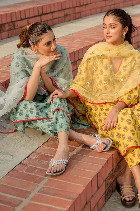Gulabo Jaipur Yellow Cotton, Organza Embroidery, Noya Wild Bloom Handblock Print Kurta Set at Aza Fashions Gulabo Jaipur_Yellow Cotton, Organza Embroidery, Noya Wild Bloom Handblock Print Kurta Set _at_Aza_Fashions