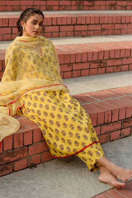 Buy Gulabo Jaipur Yellow Cotton, Organza Embroidery, Noya Wild Bloom Handblock Print Kurta Set Buy_Gulabo Jaipur_Yellow Cotton, Organza Embroidery, Noya Wild Bloom Handblock Print Kurta Set