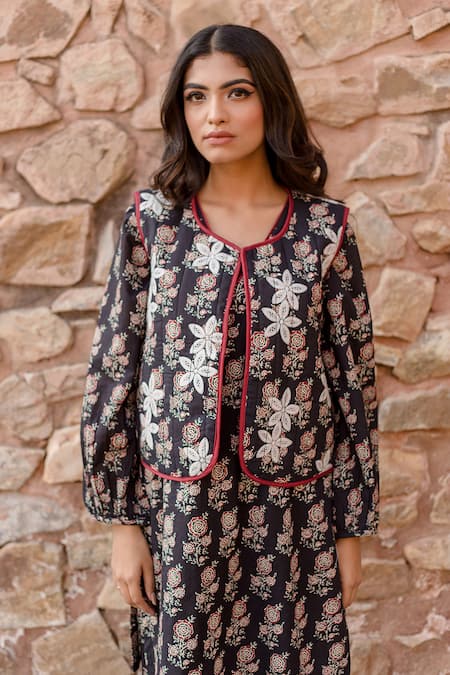 Buy Gulabo Jaipur Black Cotton Embroidery V-neck, Qia Lily Fleur Print Quilted Jacket Kurta Set Online at Aza Fashions Buy_Gulabo Jaipur_Black Cotton Embroidery V-neck, Qia Lily Fleur Print Quilted Jacket Kurta Set_Online_at_Aza_Fashions