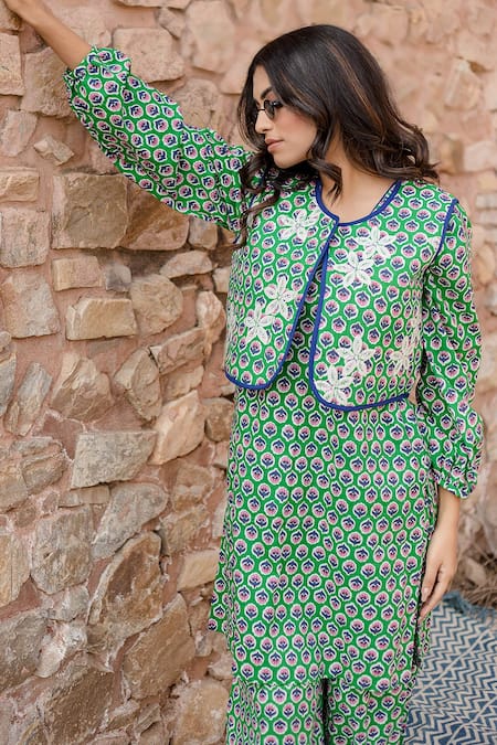 Shop Gulabo Jaipur Green Cotton Embroidery V-neck, Qia Clover Fleur Print Quilted Jacket Kurta Set Online at Aza Fashions Shop_Gulabo Jaipur_Green Cotton Embroidery V-neck, Qia Clover Fleur Print Quilted Jacket Kurta Set_Online_at_Aza_Fashions