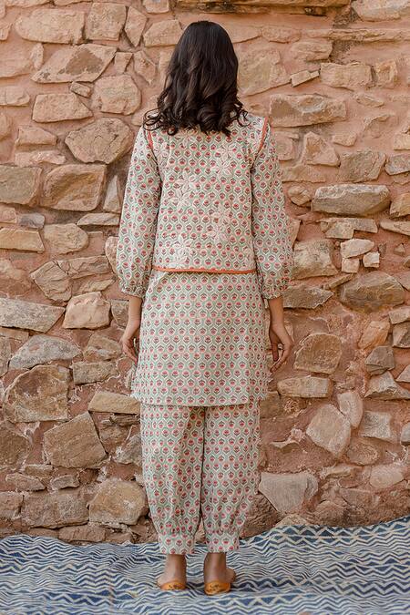 Shop Gulabo Jaipur Blue Cotton Embroidery V-neck Qia Mughal Fleur Print Quilted Jacket Kurta Set at Aza Fashions Shop_Gulabo Jaipur_Blue Cotton Embroidery V-neck Qia Mughal Fleur Print Quilted Jacket Kurta Set_at_Aza_Fashions