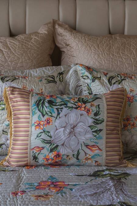 Buy_Sittara Workz_Ivory Faux Silk Flower English Summer Print Bedding Set