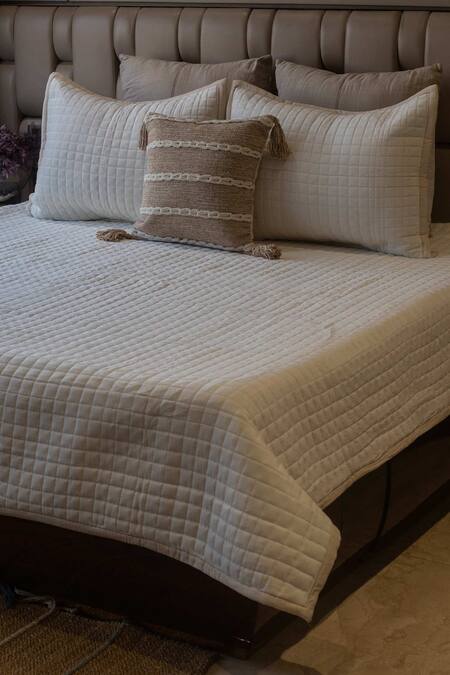 Shop Sittara Workz Ivory Cotton Velvet Makhmal Qubic Bedding Set at Aza Fashions Shop_Sittara Workz_Ivory Cotton Velvet Makhmal Qubic Bedding Set_at_Aza_Fashions