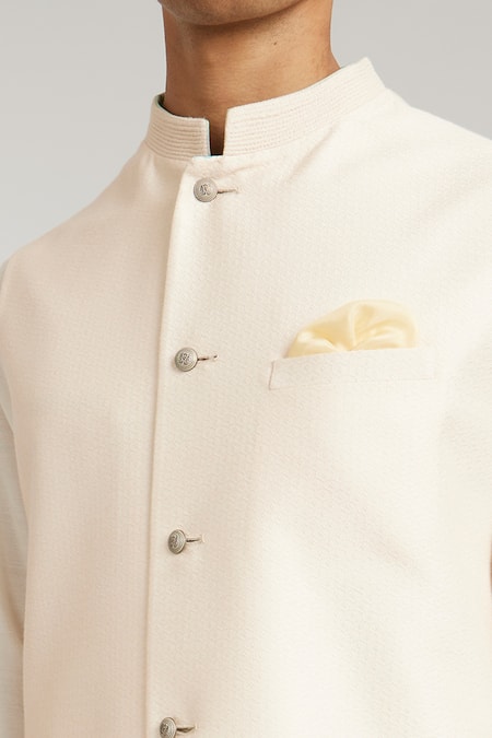 Buy Bubber Couture Pink Silk, Jacquard Matte Digital Print Bundi Jacket Online at Aza Fashions Buy_Bubber Couture_Pink Silk, Jacquard Matte Digital Print Bundi Jacket _Online_at_Aza_Fashions