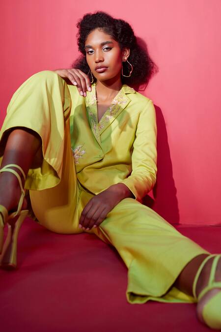 Buy_GG By Asha Gautam_Yellow Rose Lotus Placement Embroidery Flora And & Jacket With Pant _Online_at_Aza_Fashions