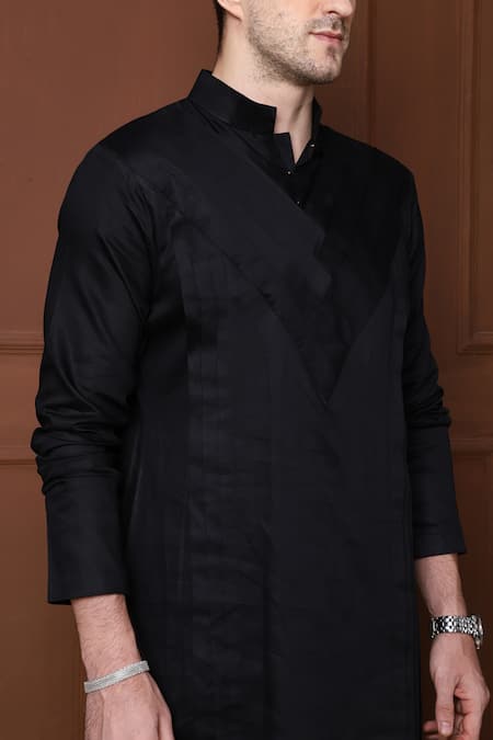 Menero_Black Cotton Pintuck Solid Kurta With Pant _Online_at_Aza_Fashions