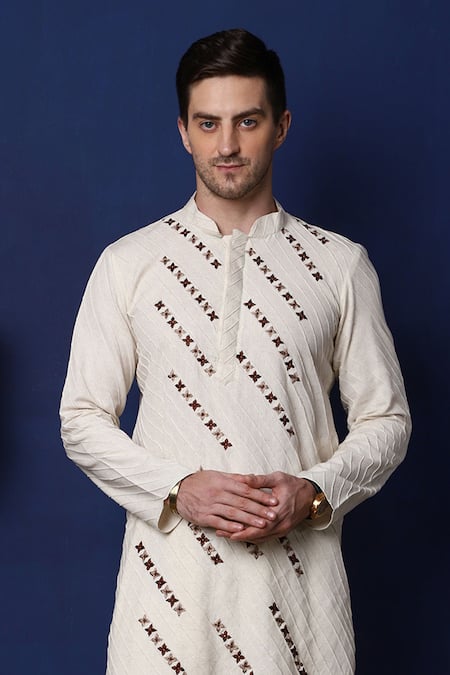 Menero Off White , Satin Embroidery Floral Kurta Set Online at Aza Fashions Menero_Off White , Satin Embroidery Floral Kurta Set _Online_at_Aza_Fashions