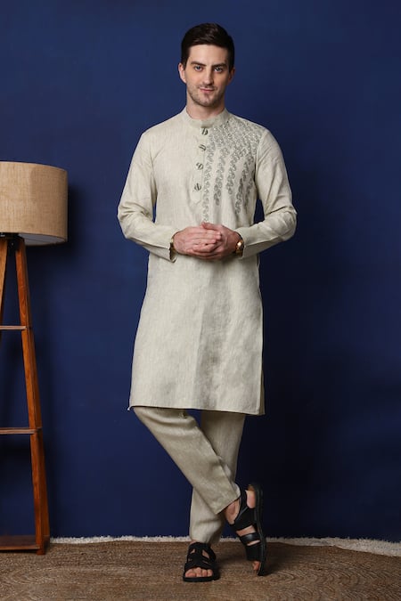 MENERO Drop Pattern Embroidered Kurta With Pant 