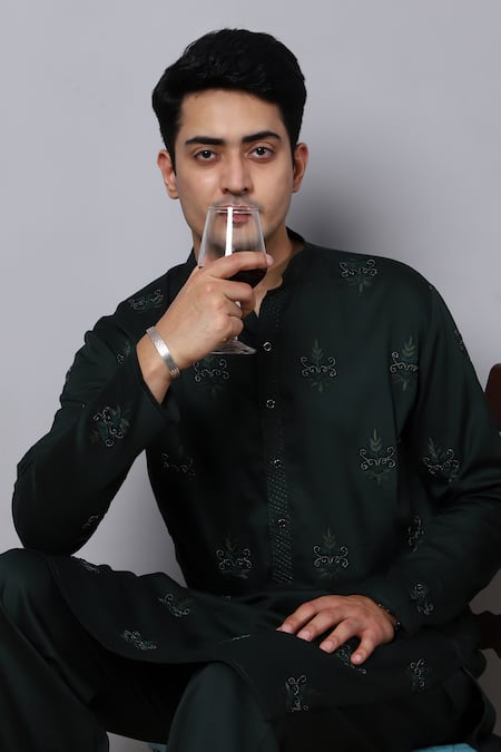 Buy_Menero_Green Cotton Embroidery Floral Thread Kurta With Pant _Online_at_Aza_Fashions