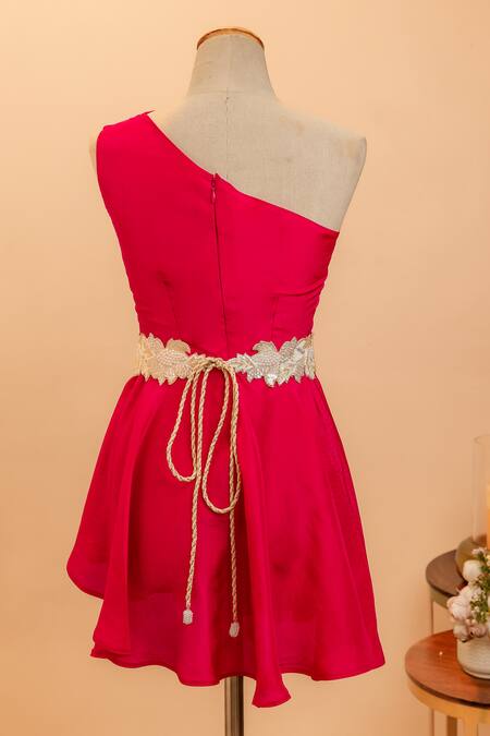 Shop Mehraki Ivory Cut Work, Sequins, Zari The Splendor Leaves Embroidered Belt at Aza Fashions Shop_Mehraki_Ivory Cut Work, Sequins, Zari The Splendor Leaves Embroidered Belt_at_Aza_Fashions