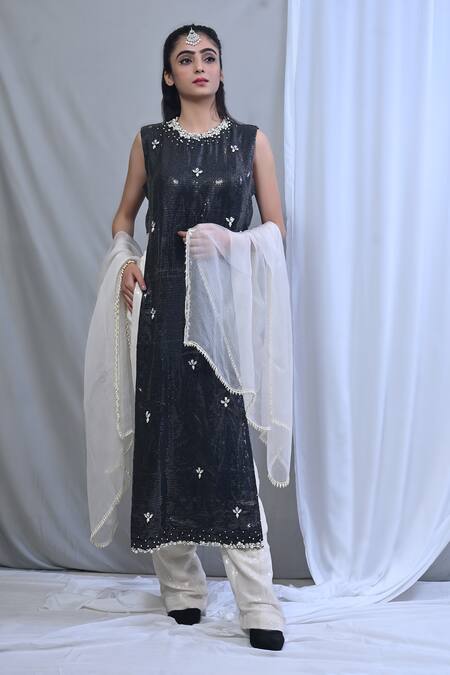 Shop Mirkashi Black Georgette, Silk Organza Sequins, Pearls Embellished Cut-out Kurta Pant Set Shop_Mirkashi_Black Georgette, Silk Organza Sequins, Pearls Embellished Cut-out Kurta Pant Set