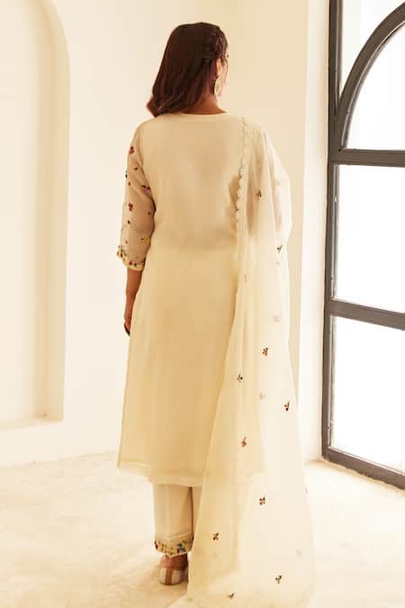 House Of Pink French Knot Embroidered Kurta Pant Set 