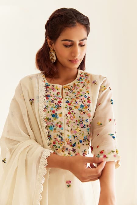House Of Pink White Organza, Chanderi Sequins, Embroidery Split French Knot Kurta Pant Set at Aza Fashions House Of Pink_White Organza, Chanderi Sequins, Embroidery Split French Knot Kurta Pant Set _at_Aza_Fashions