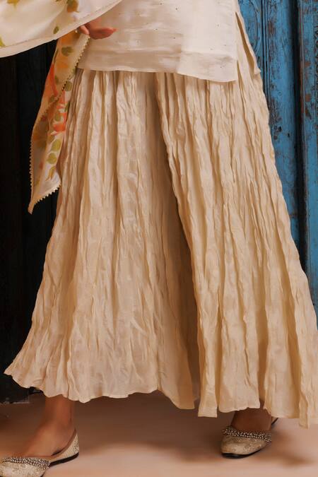 Shop_Geroo Jaipur_Gold Chanderi Embroidery Keyhole Neck Mukaish Kurta Set _Online_at_Aza_Fashions