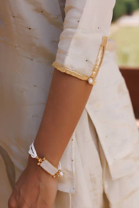 Buy_Geroo Jaipur_Gold Chanderi Embroidery Keyhole Neck Mukaish Kurta Set 