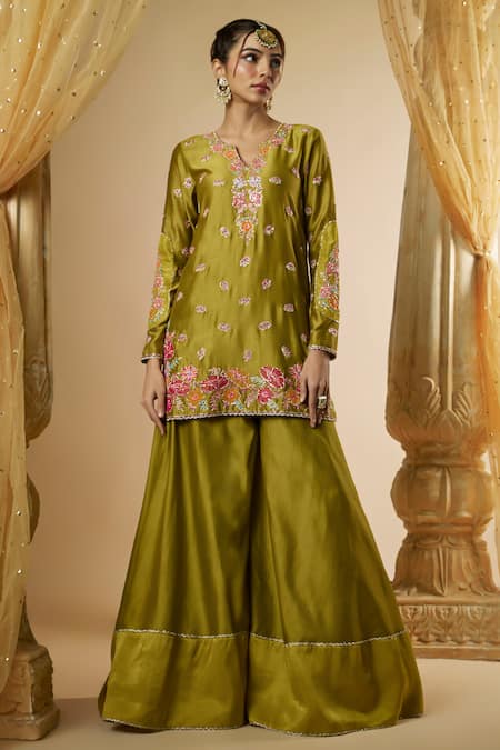 The Aarya Green Viscose, Chanderi Silk, Organza Embroidery, Floral Hand Kurta Set Online at Aza Fashions The Aarya_Green Viscose, Chanderi Silk, Organza Embroidery, Floral Hand Kurta Set _Online_at_Aza_Fashions