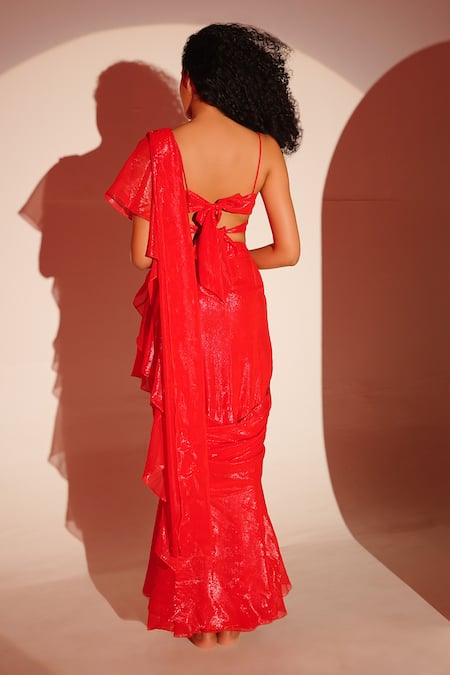 Shop_Amrta By Guneet Kondal_Red Polyester, Viscose Sweetheart Neck Pre-stitched Saree With Ruched Blouse _at_Aza_Fashions