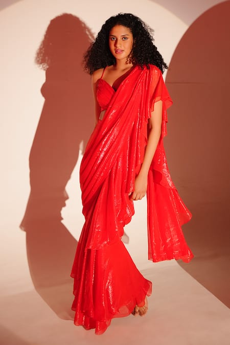 Buy_Amrta By Guneet Kondal_Red Polyester, Viscose Sweetheart Neck Pre-stitched Saree With Ruched Blouse _Online_at_Aza_Fashions
