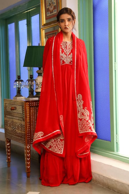 Roohbyridhimaa Red Organza, Silk Zari, Sequins Round Mannat Embroidered Anarkali Churidar Set Online at Aza Fashions Roohbyridhimaa_Red Organza, Silk Zari, Sequins Round Mannat Embroidered Anarkali Churidar Set _Online_at_Aza_Fashions