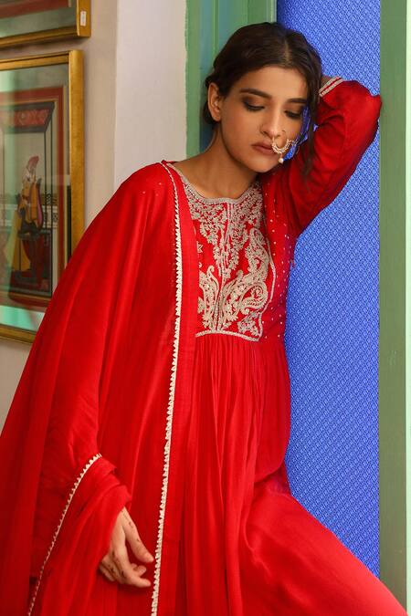 Shop Roohbyridhimaa Red Organza, Silk Zari, Sequins Round Mannat Embroidered Anarkali Churidar Set Online at Aza Fashions Shop_Roohbyridhimaa_Red Organza, Silk Zari, Sequins Round Mannat Embroidered Anarkali Churidar Set _Online_at_Aza_Fashions