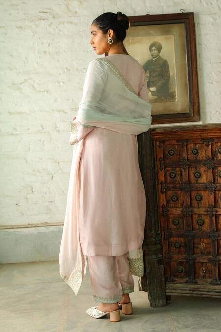 Shop Roohbyridhimaa Pink Organza, Viscose, Silk Sequins, Patchwork, Zari Mudassar Kurta Pant Set at Aza Fashions Shop_Roohbyridhimaa_Pink Organza, Viscose, Silk Sequins, Patchwork, Zari Mudassar Kurta Pant Set _at_Aza_Fashions