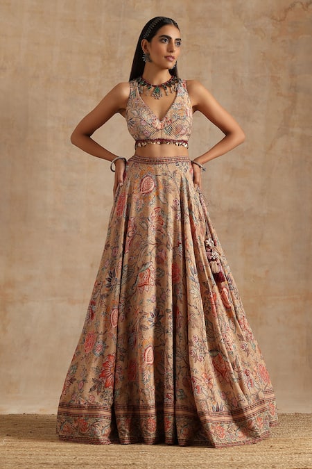 Buy_Samvrih_Beige Muslin (60% Viscose Digital Printed Floral V Neck Lehenga Set _Online_at_Aza_Fashions