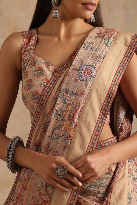 Shop_Samvrih_Beige Silk, Muslin, Kota Doria Tassels Sweetheart Neck Printed Saree With Blouse _Online_at_Aza_Fashions
