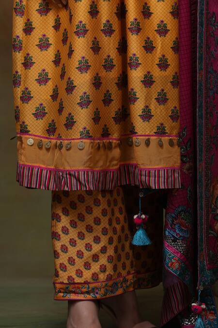 Samvrih_Yellow Chanderi Silk Digital Print Floral V Neck Swarn Boota Anarkali Set _Online_at_Aza_Fashions