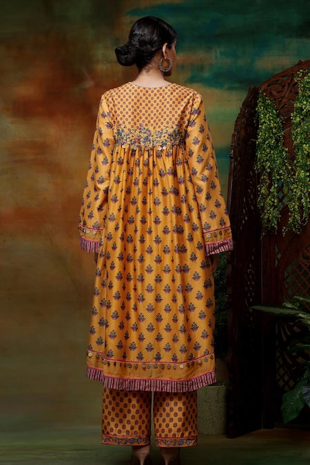 Shop_Samvrih_Yellow Chanderi Silk Digital Print Floral V Neck Swarn Boota Anarkali Set _at_Aza_Fashions