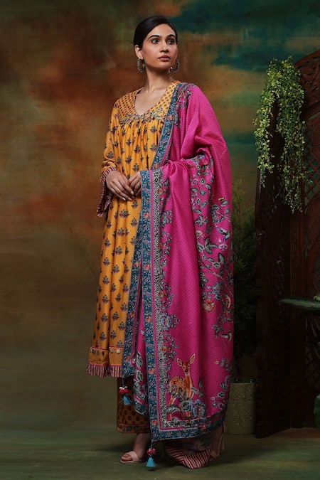 Shop_Samvrih_Yellow Chanderi Silk Digital Print Floral V Neck Swarn Boota Anarkali Set _Online_at_Aza_Fashions