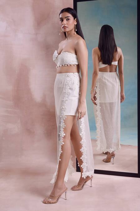 Buy_Shwetanga_Ivory Cotton, Net Applique, Daffodil Lace Mesh Layered Skirt With Bustier 