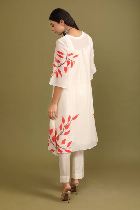 Trendy Tokari White Silk, Chanderi Embroidery V-neck Printed A-line Kurta And Pant Set at Aza Fashions Trendy Tokari_White Silk, Chanderi Embroidery V-neck Printed A-line Kurta And Pant Set _at_Aza_Fashions