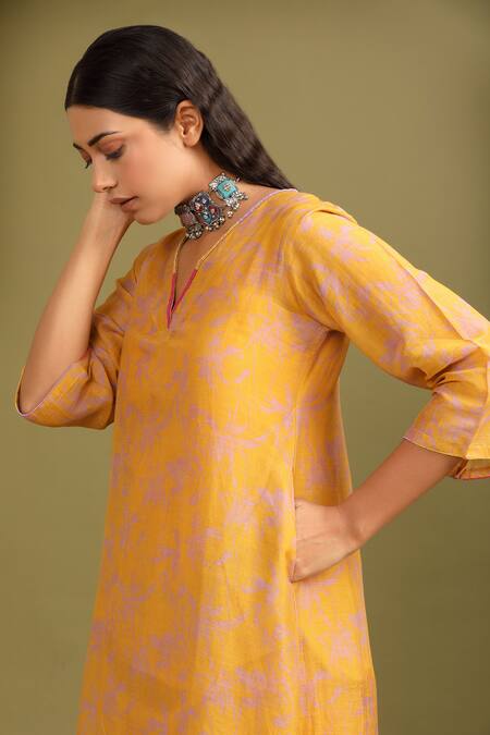 Trendy Tokari_Yellow Silk, Chanderi Beads V-neck Leaflet Print Kurta And Pant Set _at_Aza_Fashions