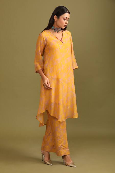 Shop_Trendy Tokari_Yellow Silk, Chanderi Beads V-neck Leaflet Print Kurta And Pant Set 