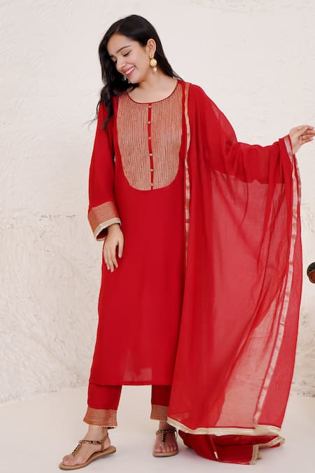 Nero India Placed Zari Aari Embroidered Kurta Pant Set 