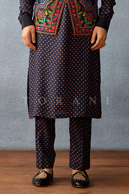 Shop Torani Black Silk, Jersey Embroidery Gulnaaz Print Bundi Kurta Set Online at Aza Fashions Shop_Torani_Black Silk, Jersey Embroidery Gulnaaz Print Bundi Kurta Set _Online_at_Aza_Fashions