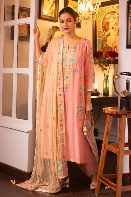 HOUSE OF SUPRIYA Floral Heart Embroidered Kurta Pant Set 