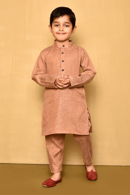 Samyukta Singhania Solid Cotton Linen Kurta With Pyjama 