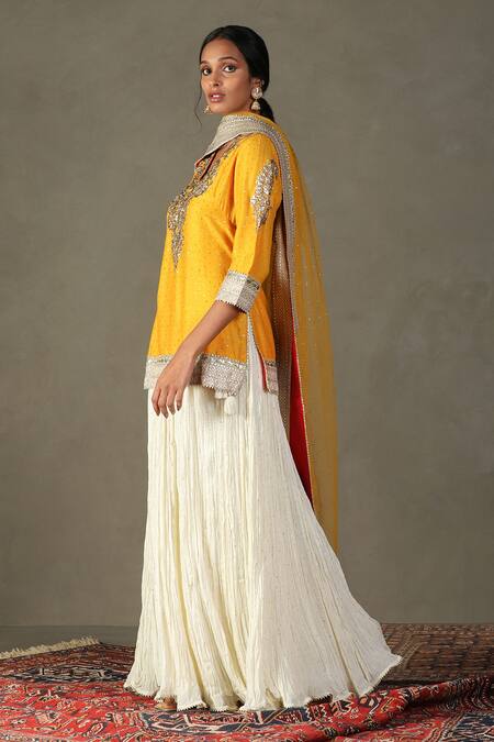 RI.Ritu Kumar Yellow Kurta 100% Silk Embroidered Gota Patti V-neck Bhawani Lehenga Set Online at Aza Fashions RI.Ritu Kumar_Yellow Kurta 100% Silk Embroidered Gota Patti V-neck Bhawani Lehenga Set _Online_at_Aza_Fashions