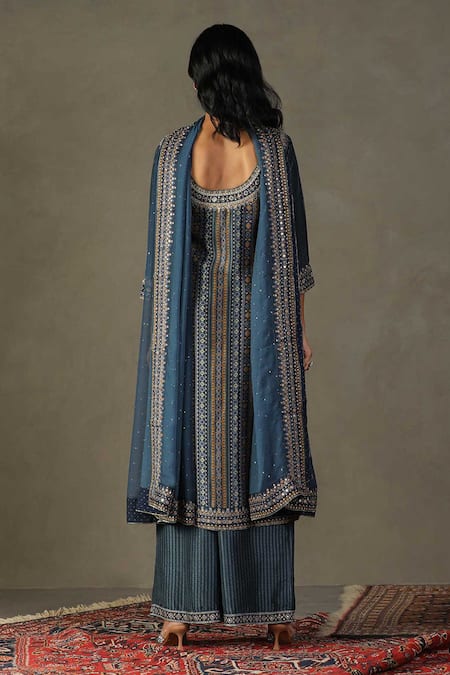 Shop RI.Ritu Kumar Grey Kurta 100% Silk Printed Geometric Round Ayati Palazzo Set at Aza Fashions Shop_RI.Ritu Kumar_Grey Kurta 100% Silk Printed Geometric Round Ayati Palazzo Set_at_Aza_Fashions