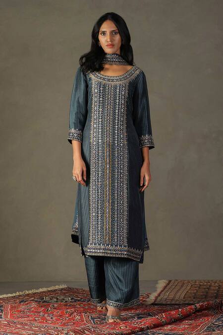 RI.Ritu Kumar Grey Kurta 100% Silk Printed Geometric Round Ayati Palazzo Set Online at Aza Fashions RI.Ritu Kumar_Grey Kurta 100% Silk Printed Geometric Round Ayati Palazzo Set_Online_at_Aza_Fashions